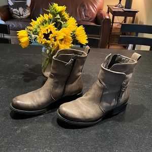 Miz Mooz Boots